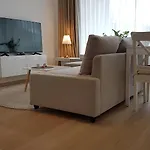 Apartment Klagenfurt Am Woerthersee クラーゲンフルト